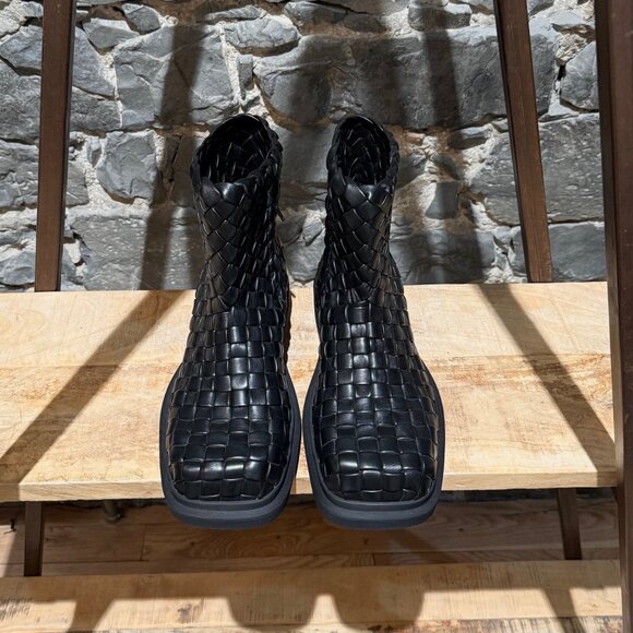 Bottega Veneta Black Supple Lambskin Intrecciato Weave Ben Ankle Boots - Picture 2 of 13